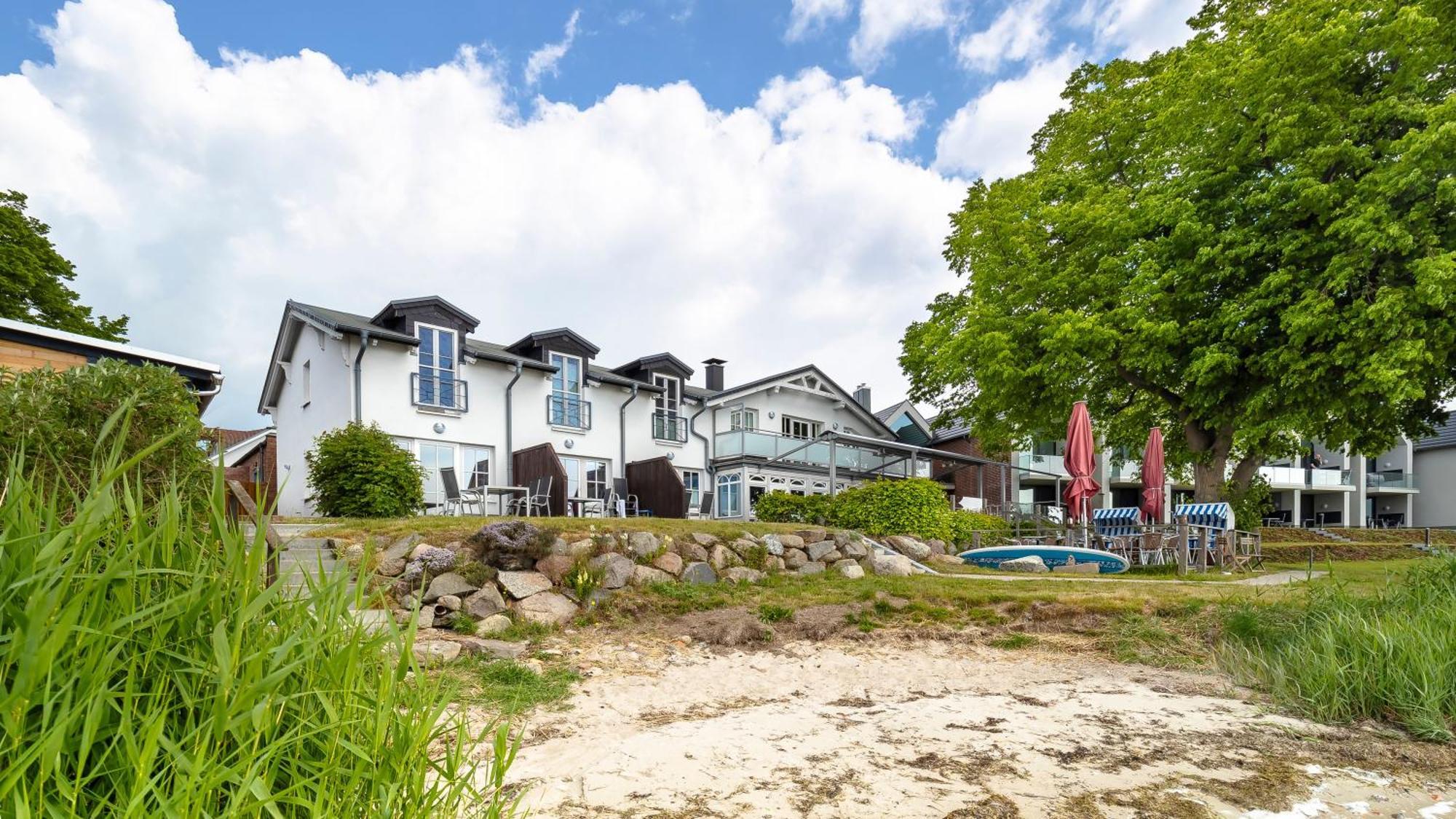 Haus Seeblick Mit 9 Wohnungen Alt Reddevitz Екстериор снимка